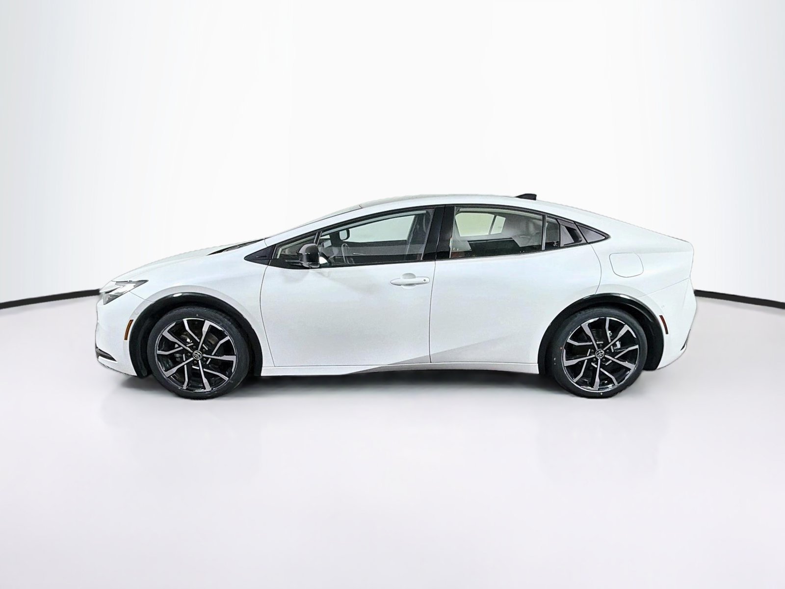 Used 2024 Toyota Prius Prime Premium w/ Advanced Technology Package FWD image 4