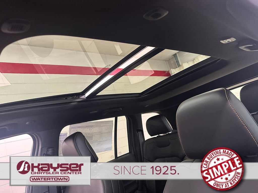 New 2026 Jeep Grand Cherokee Limited AWD/4WD image 11