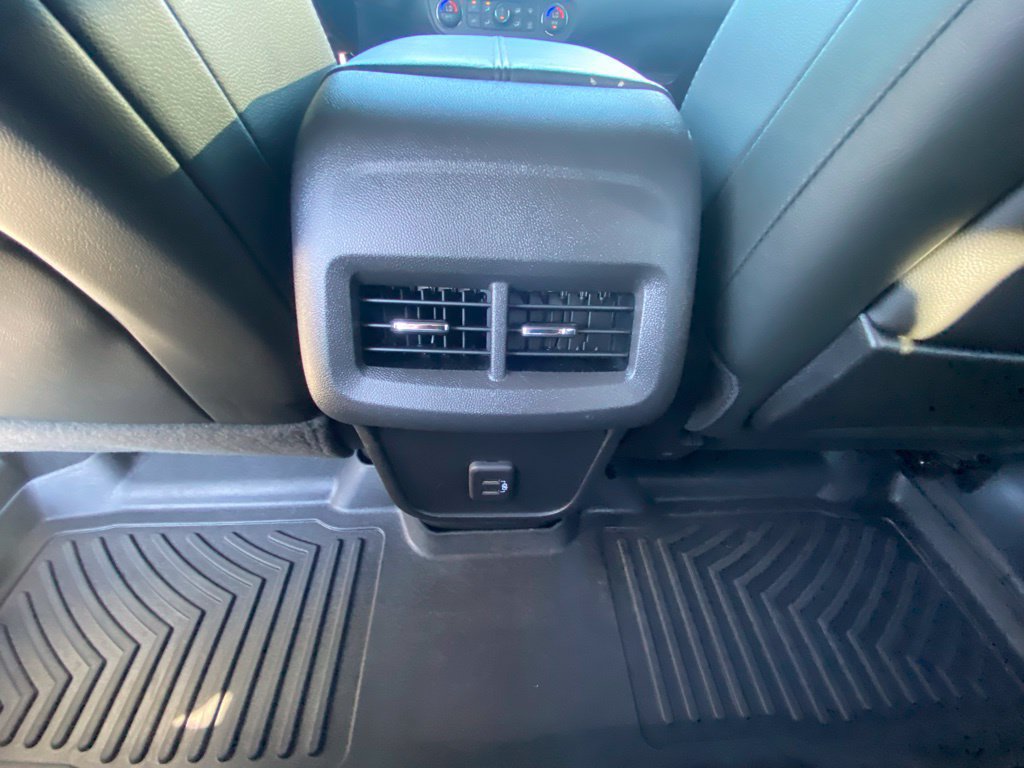 Used 2022 GMC Terrain SLT w/ Infotainment Package II FWD image 26