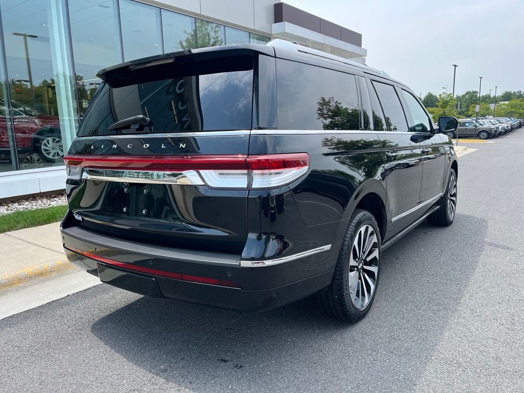 Certified 2023 Lincoln Navigator L Reserve AWD/4WD image 9