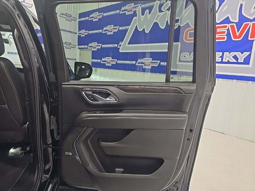 Used 2024 Chevrolet Suburban LT image 26