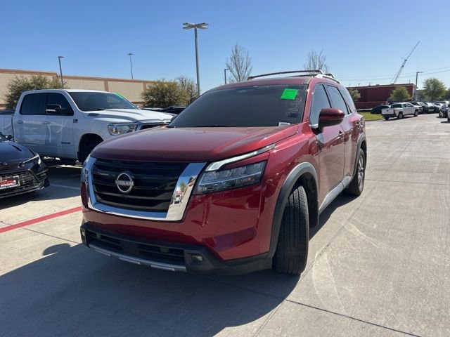 Used 2024 Nissan Pathfinder SL image 7