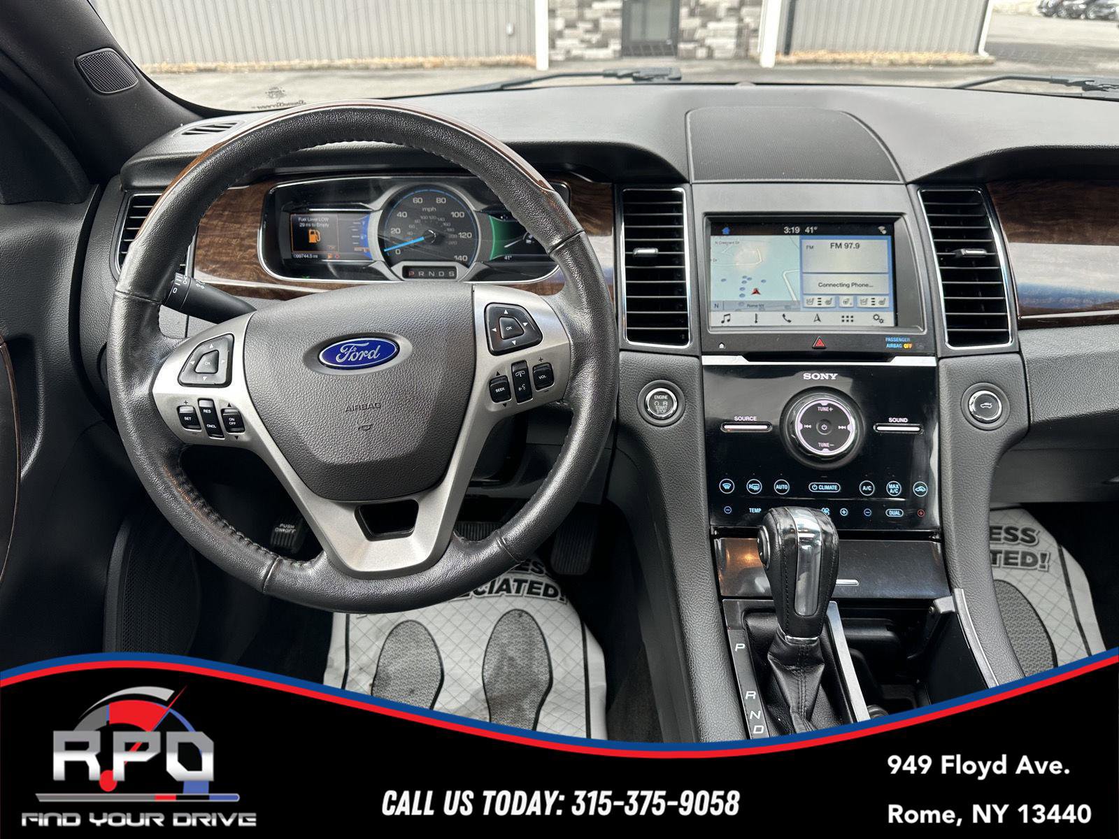 Used 2018 Ford Taurus Limited AWD/4WD image 17