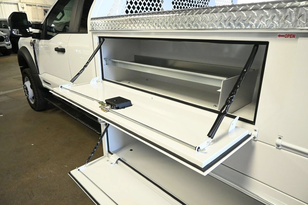 New 2026 Ford F550 4x4 Supercab Super Duty image 24