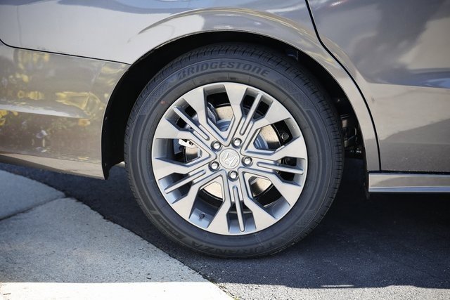 New 2026 Honda Odyssey Touring image 18