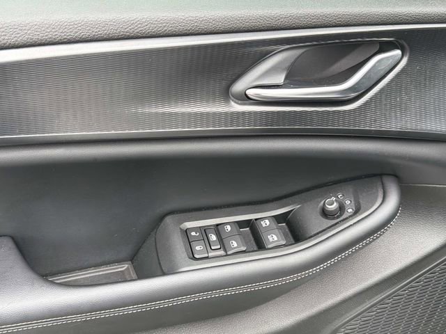 Used 2024 Jeep Grand Cherokee L Laredo RWD image 17