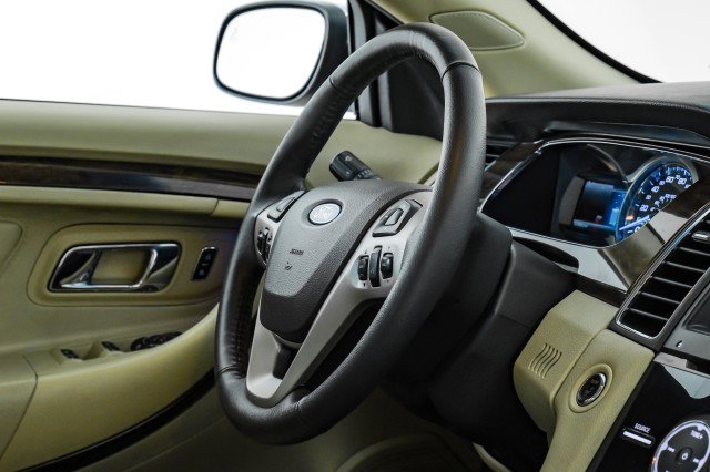 Used 2019 Ford Taurus Limited image 11