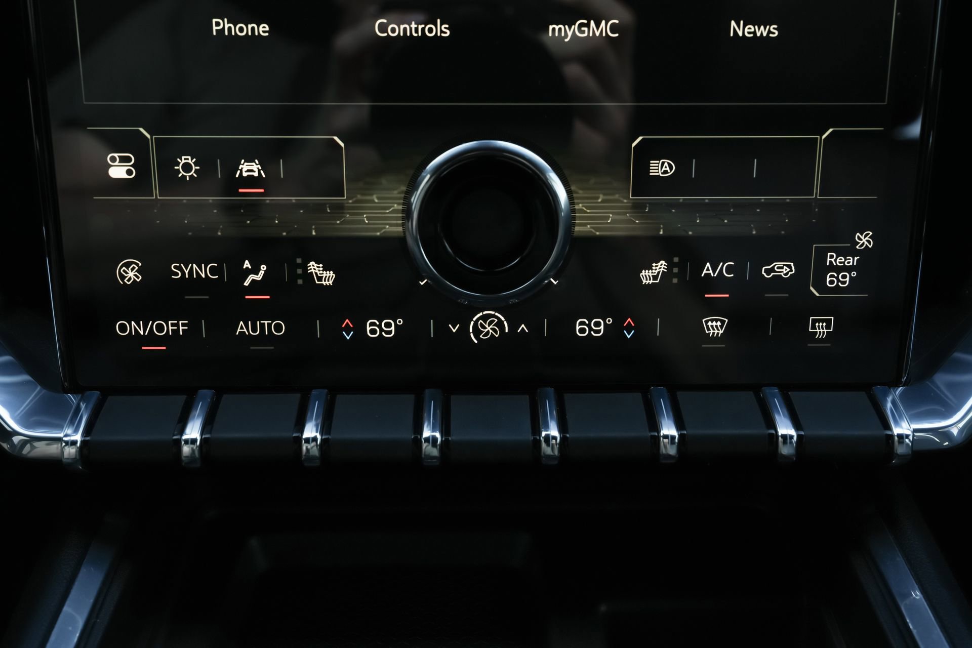 Used 2024 GMC Acadia Elevation image 16