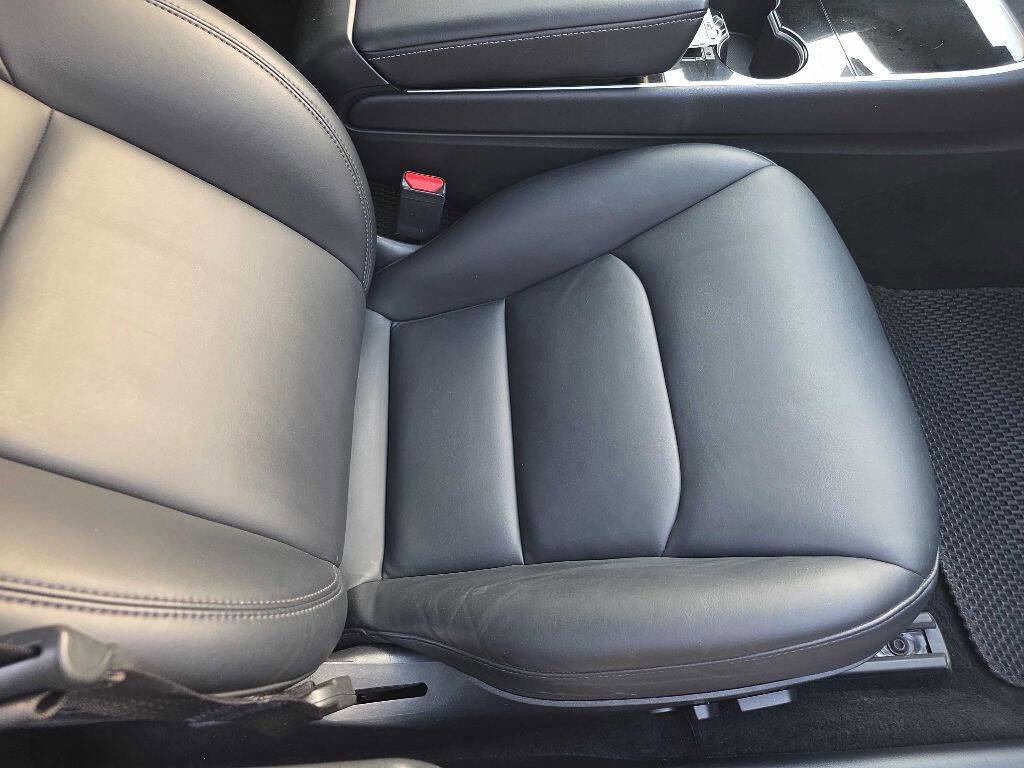 Used 2019 Tesla Model 3 Mid Range image 18