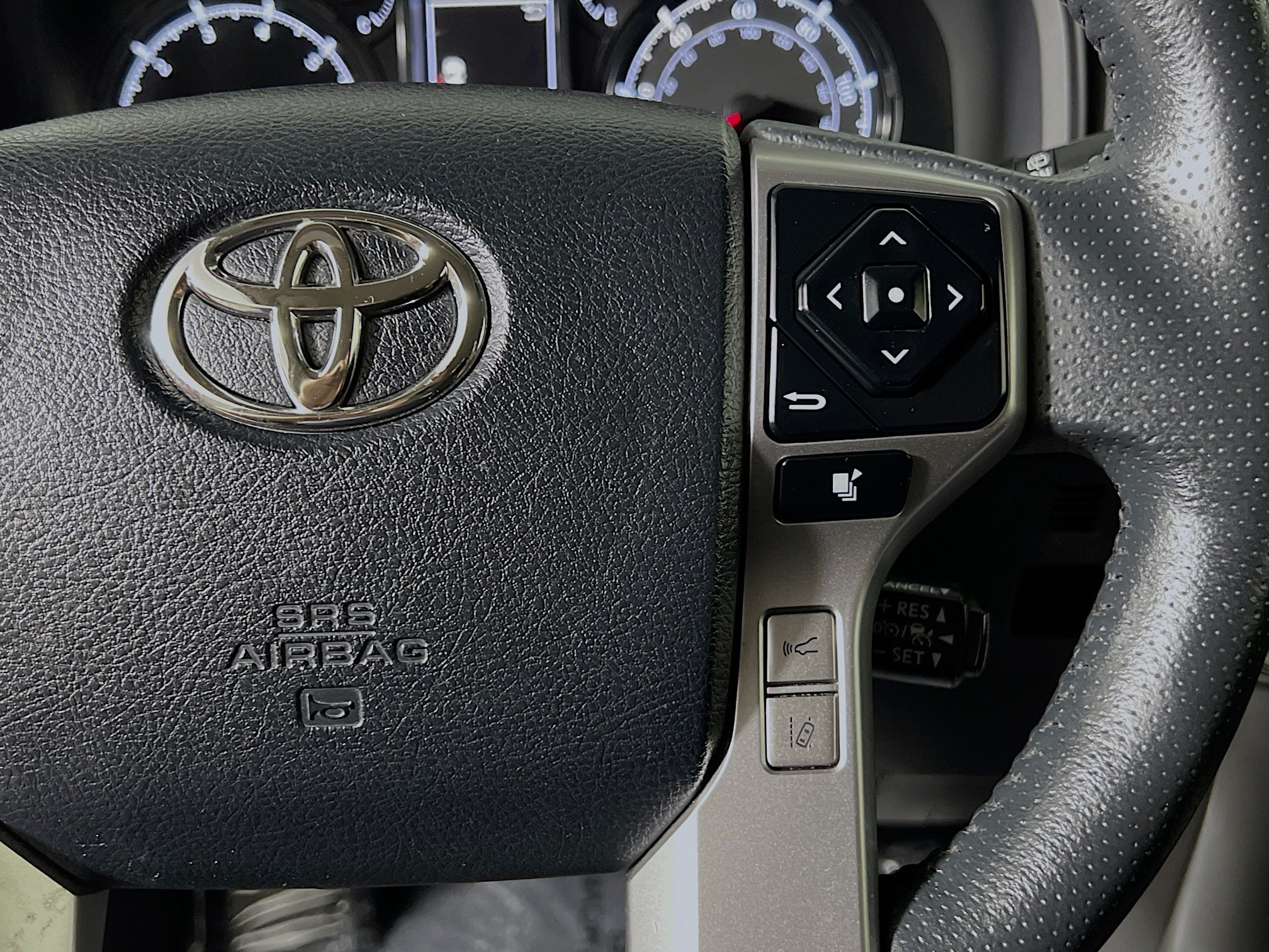 Used 2024 Toyota 4Runner SR5 AWD/4WD image 20