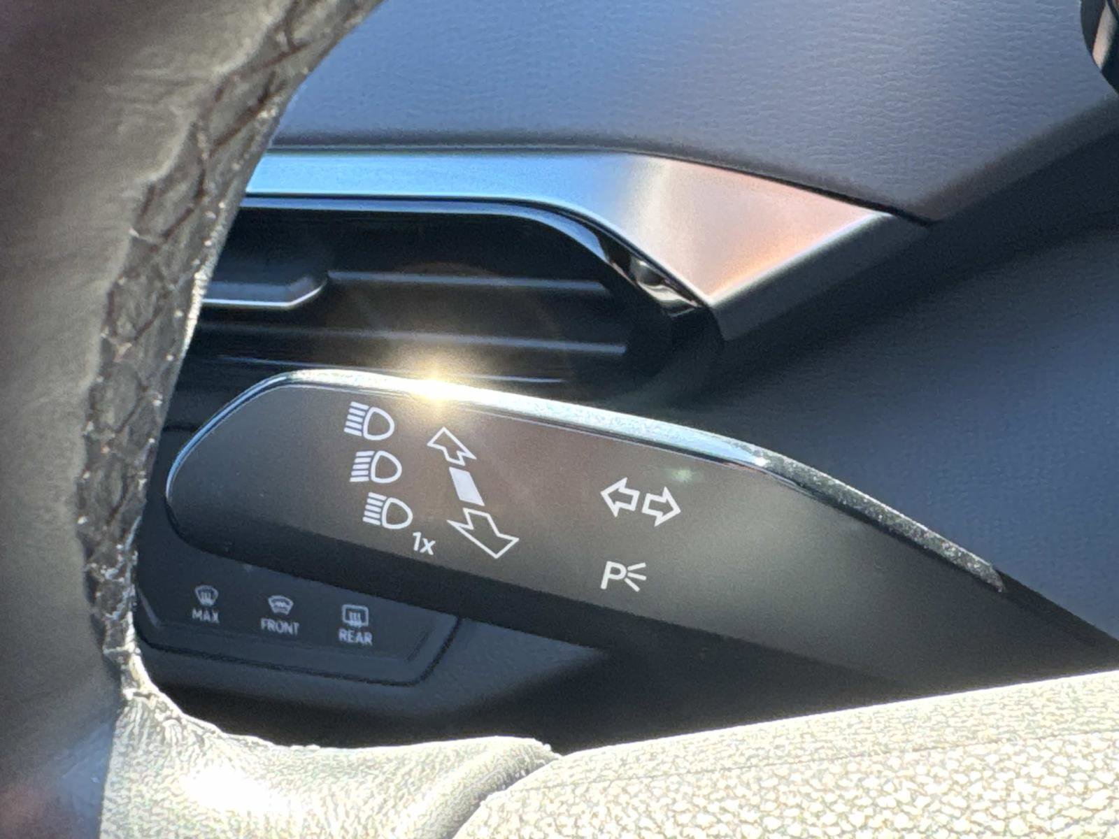 Certified 2022 Volkswagen ID.4 Pro image 28