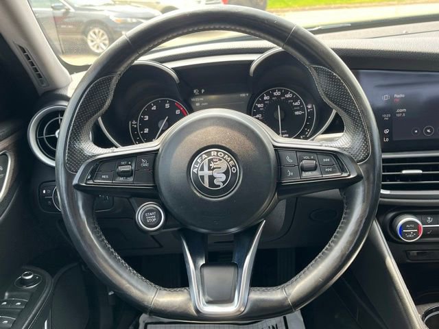 Used 2020 Alfa Romeo Giulia Ti w/ Active Blind Spot Package AWD/4WD image 12