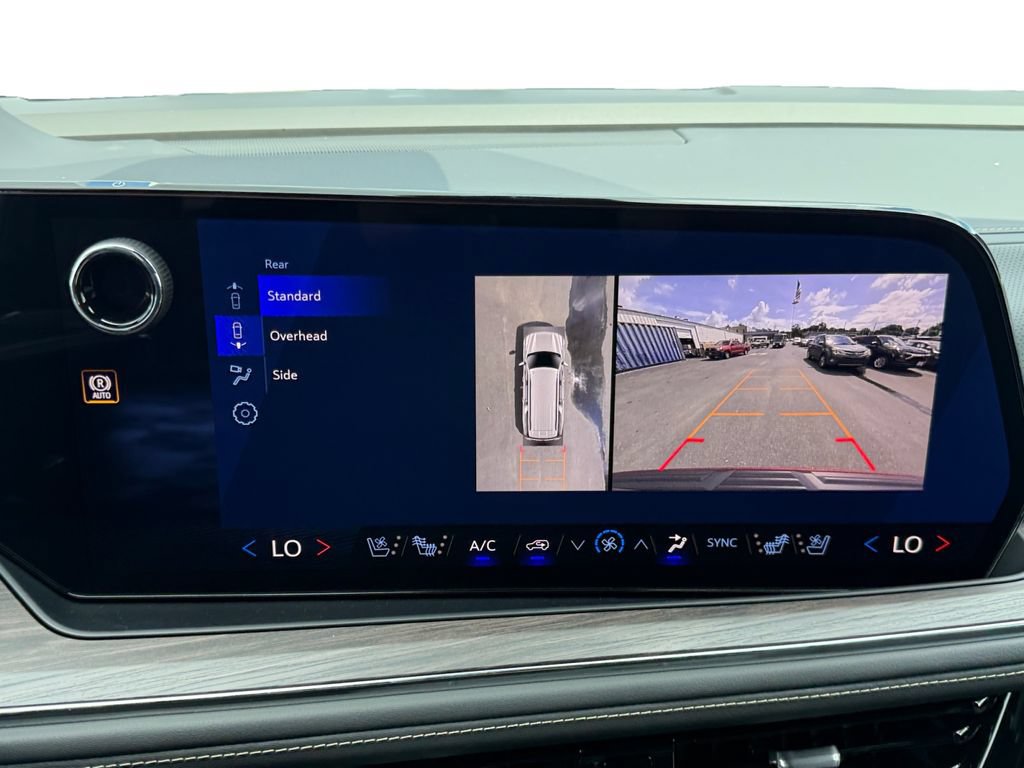 New 2026 Chevrolet Suburban Premier AWD/4WD image 15