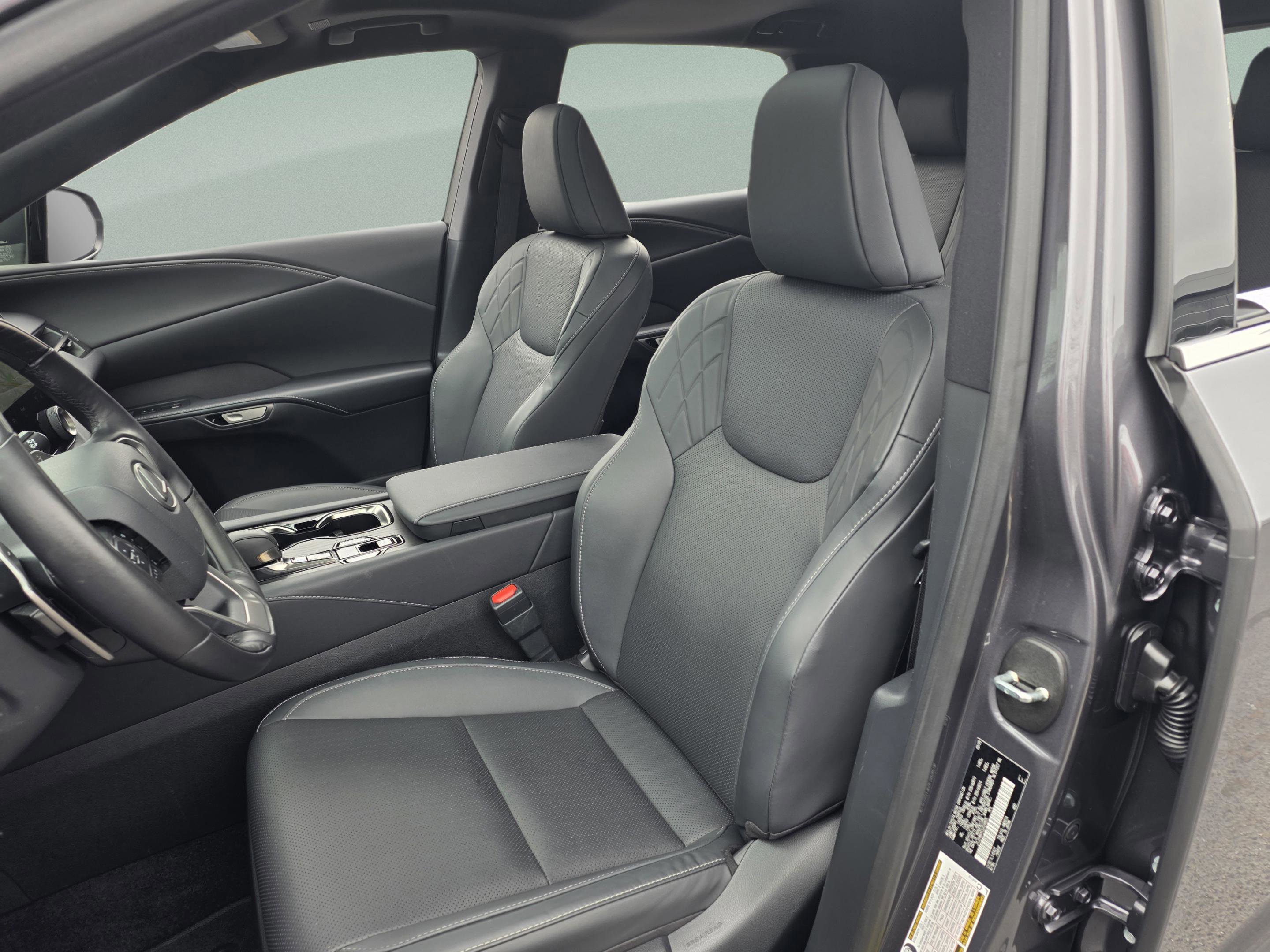 Certified 2025 Lexus RX 350 Premium w/ Accessory Package (Z1) image 17