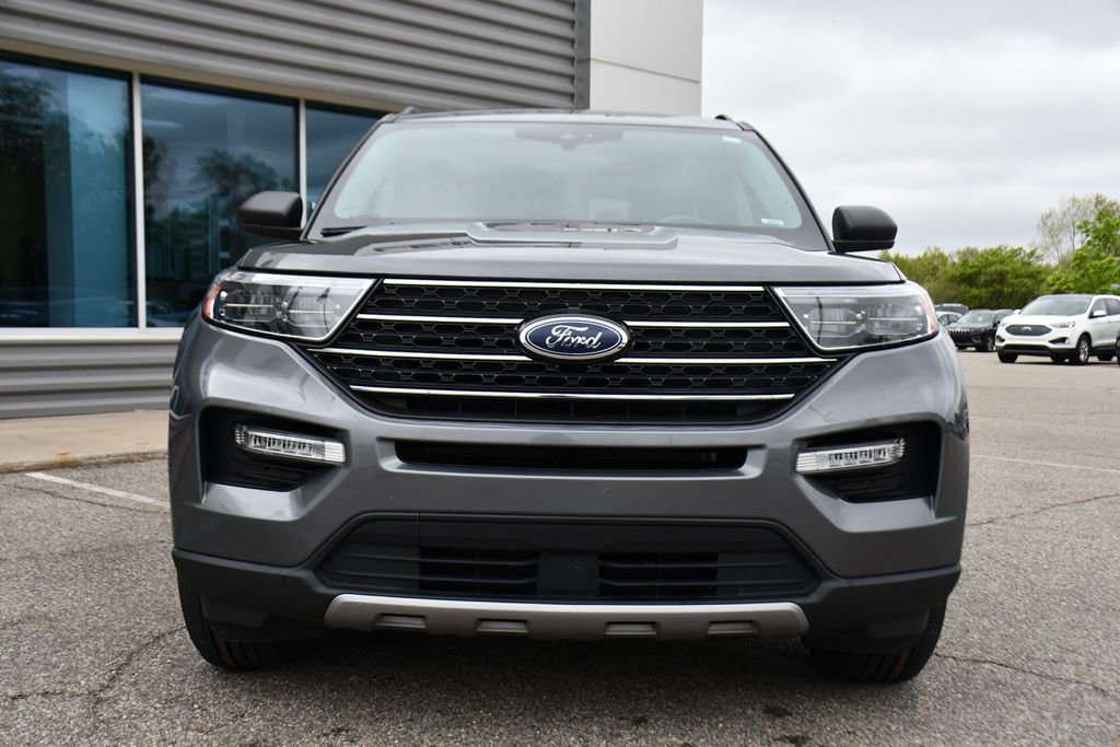 Used 2023 Ford Explorer XLT w/ Equipment Group 202A AWD/4WD image 10