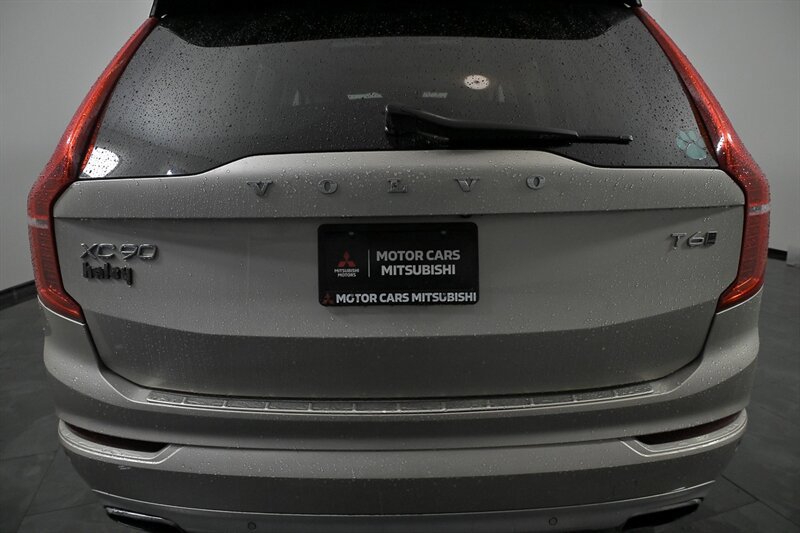 Used 2016 Volvo XC90 T6 Momentum w/ Momentum Plus Package AWD/4WD image 9