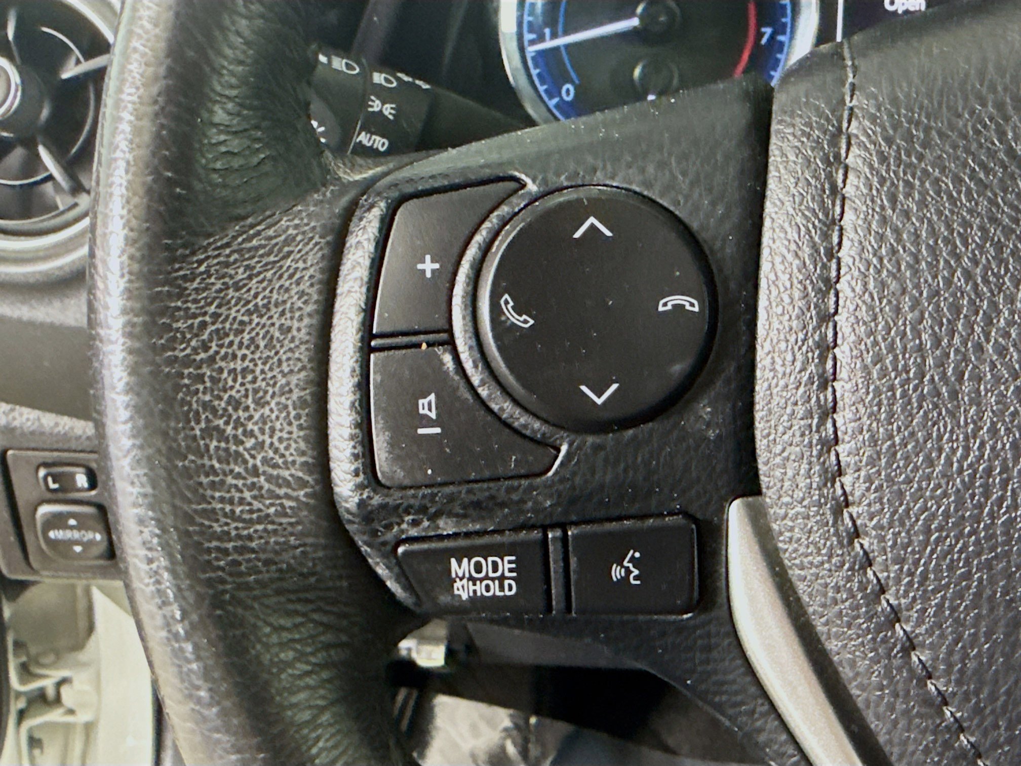 Used 2018 Toyota Corolla XSE w/ Carpet Mat Package (TMS) FWD image 14