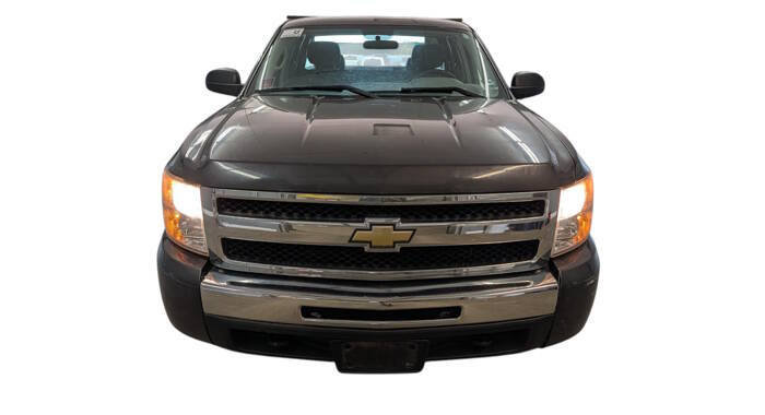 Used 2011 Chevrolet Silverado 1500 W/T w/ LS Package AWD/4WD image 9
