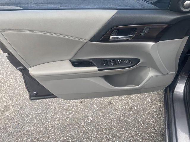 Used 2017 Honda Accord EX-L image 13