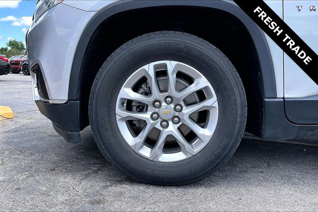 Used 2021 Chevrolet Traverse LT FWD image 34