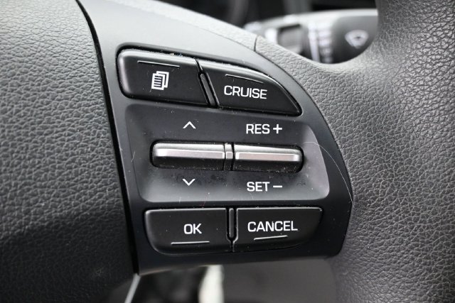 Used 2020 Hyundai Elantra SE FWD image 16
