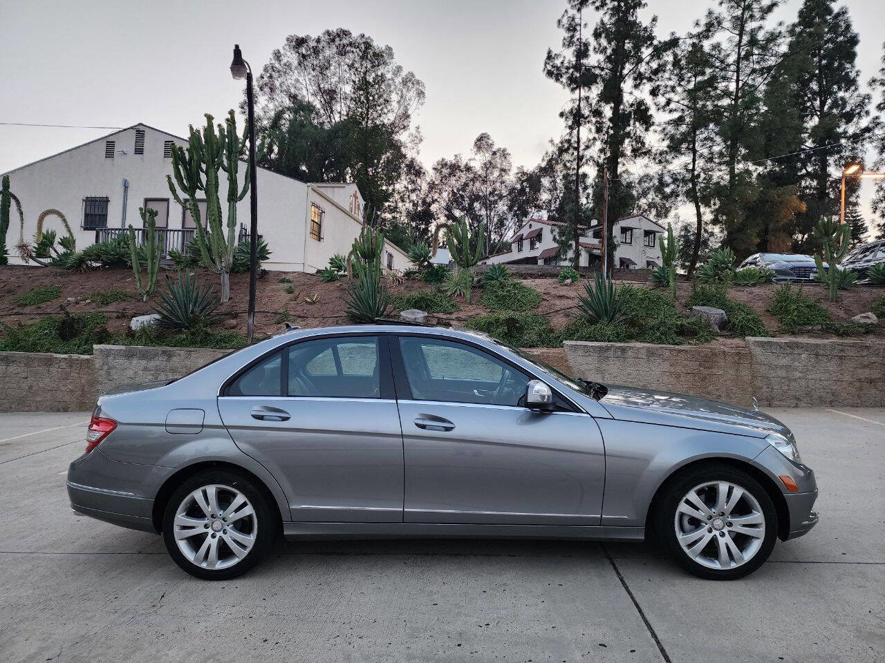 Used 2008 Mercedes-Benz C 300 Sedan image 8