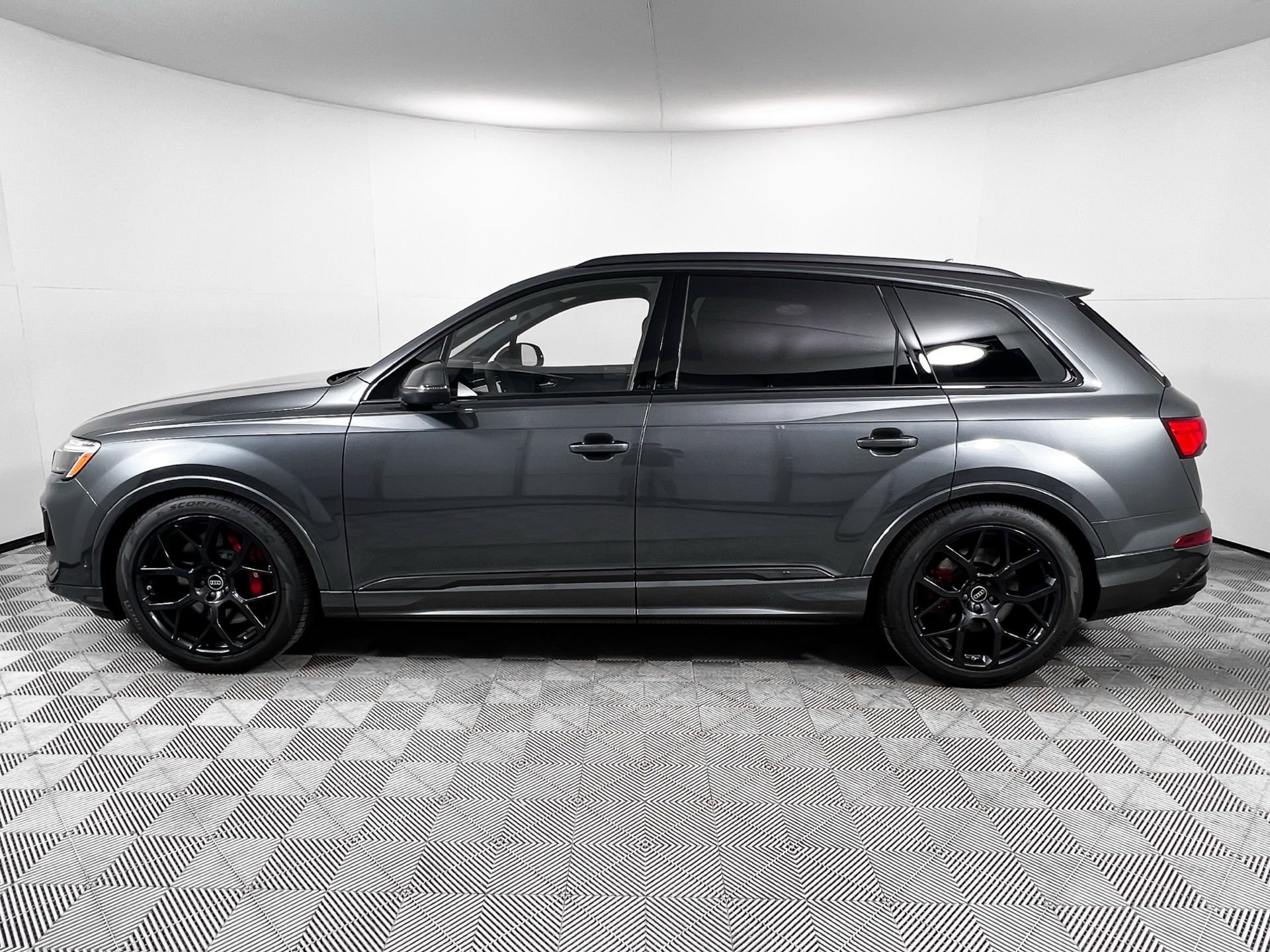 New 2026 Audi SQ7 Prestige image 4