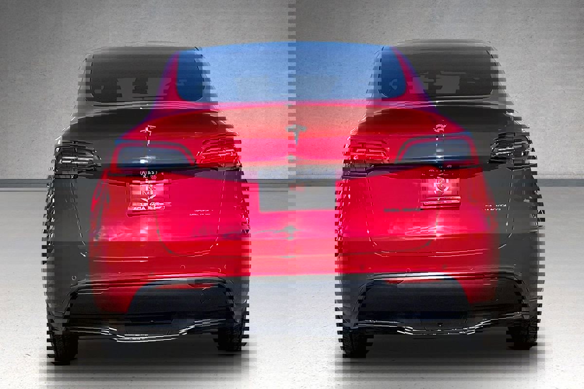 Used 2022 Tesla Model Y Long Range image 4