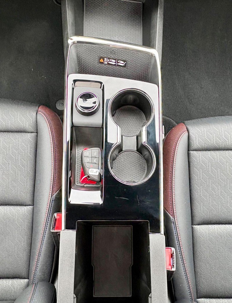Used 2025 Chevrolet Equinox RS w/ Safety and Technology Package FWD image 14