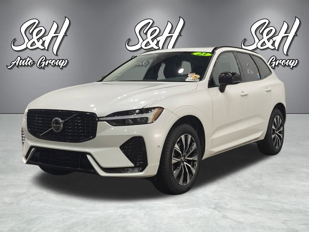 Used 2023 Volvo XC60 B5 Plus image 14