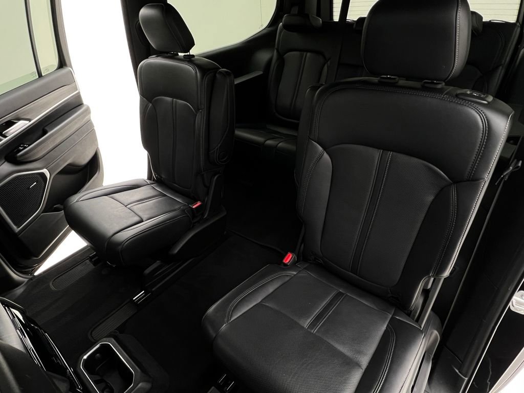 Used 2023 Jeep Wagoneer Series III w/ Preferred Equipment Group image 23