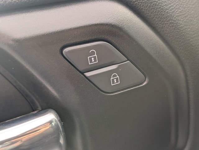 Used 2022 Chevrolet Silverado 1500 Custom image 11