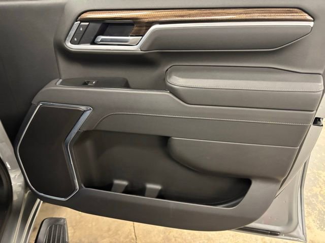 Used 2025 Chevrolet Silverado 2500 LT w/ Convenience Package image 22