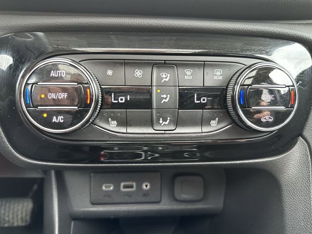 Used 2023 Buick Encore GX Essence w/ Experience Buick Package FWD image 19