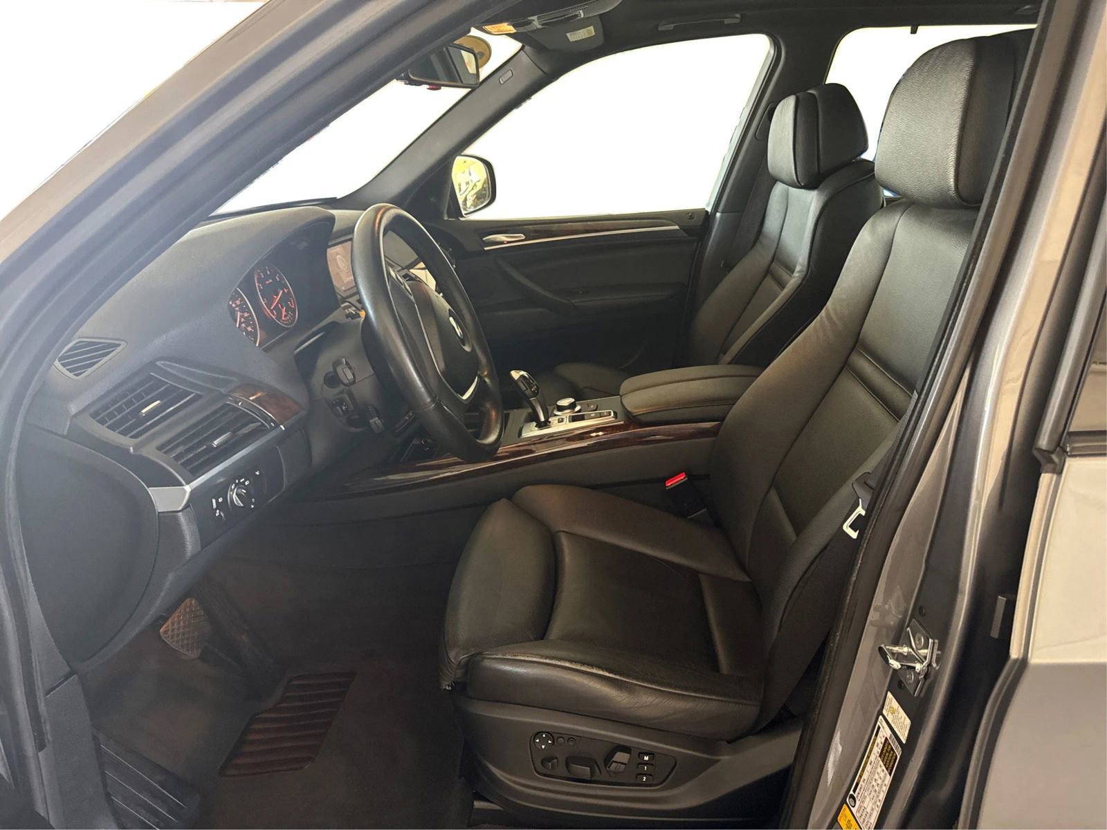 Used 2008 BMW X5 4.8i image 9