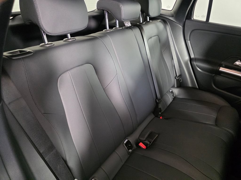 Certified 2025 Mercedes-Benz GLA 250 image 26