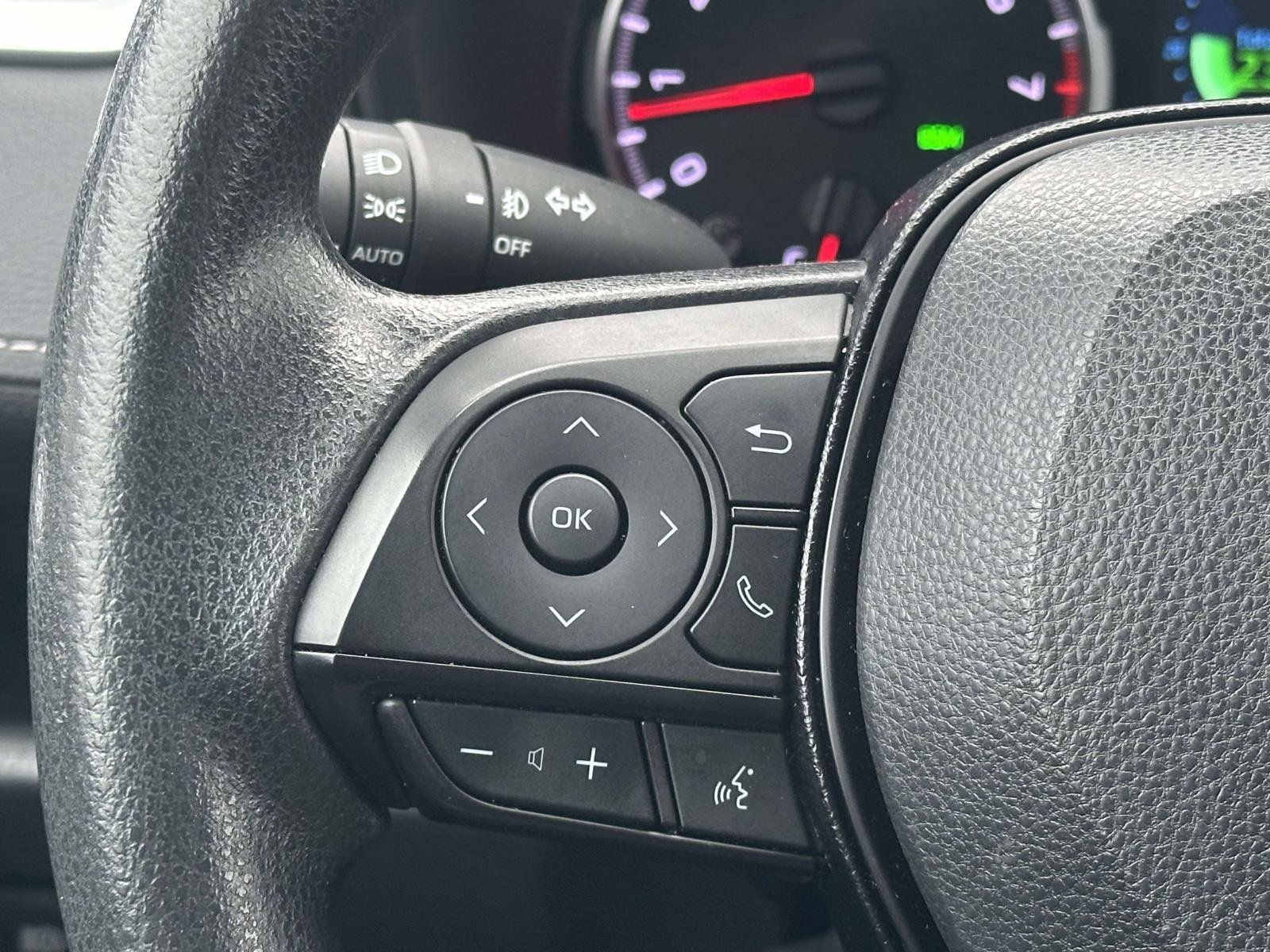 Used 2020 Toyota RAV4 XLE image 22