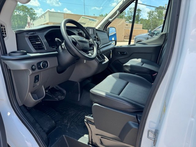 New 2025 Ford Transit 250 148 Medium Roof image 9