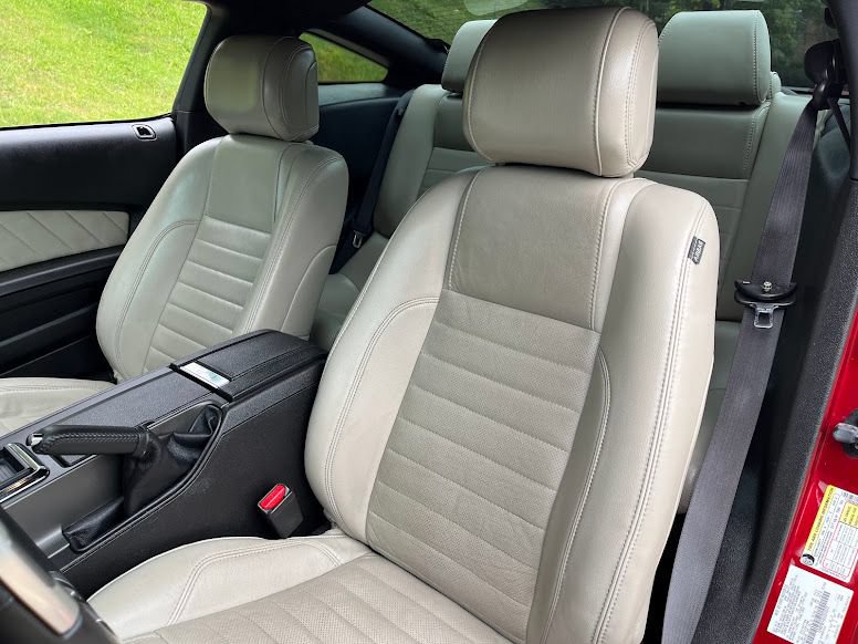 Used 2014 Ford Mustang GT Premium RWD image 9