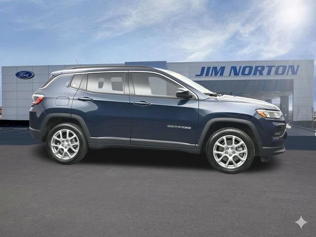 Used 2024 Jeep Compass Latitude AWD/4WD image 16