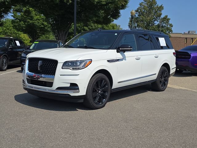 Used 2023 Lincoln Navigator L Black Label AWD/4WD image 2