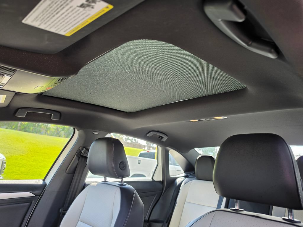 Used 2021 Volkswagen Jetta R-Line w/ R-Line Cold Weather Package FWD image 32