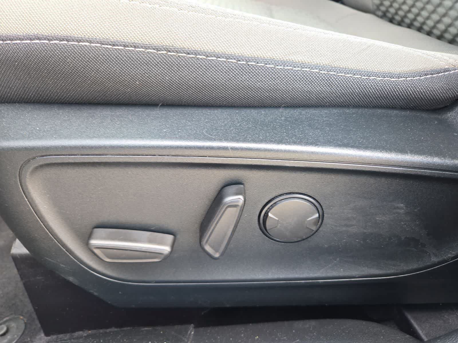 Used 2020 Ford Escape SE FWD image 15