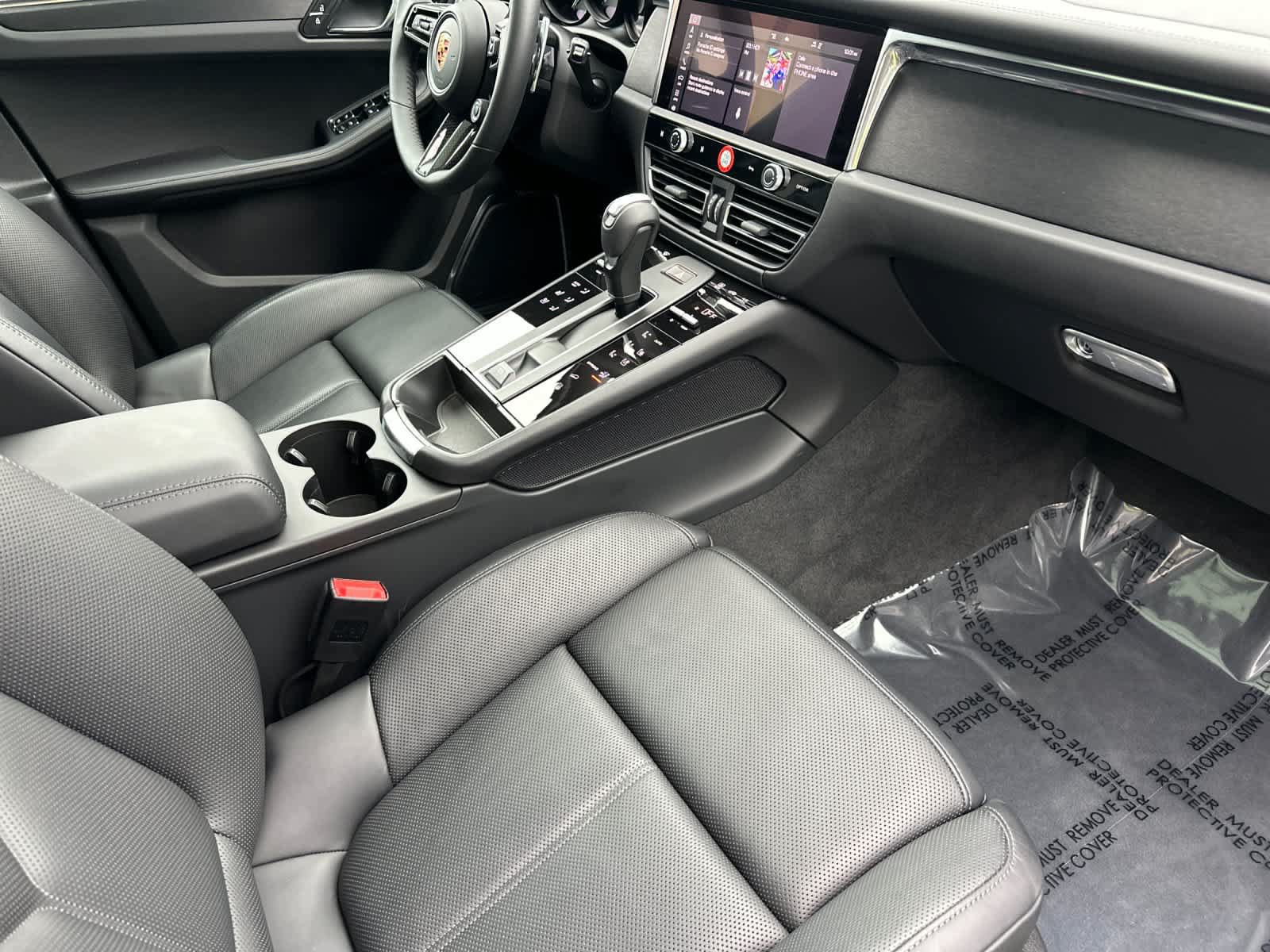 Certified 2025 Porsche Macan GTS AWD/4WD image 16