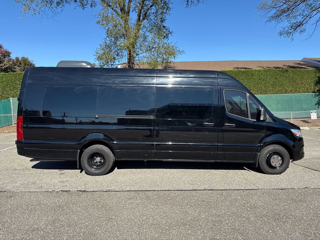 Used 2021 Mercedes-Benz Sprinter 3500 image 9