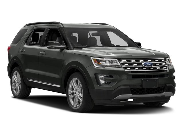 Used 2017 Ford Explorer XLT w/ Equipment Group 201A AWD/4WD image 9