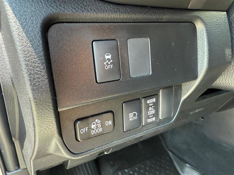 Used 2020 Toyota Tacoma TRD Off-Road AWD/4WD image 18