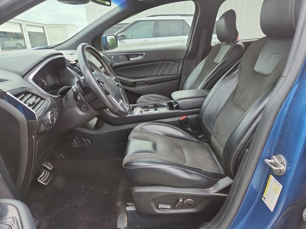 Used 2019 Ford Edge ST w/ Equipment Group 401A AWD/4WD image 3