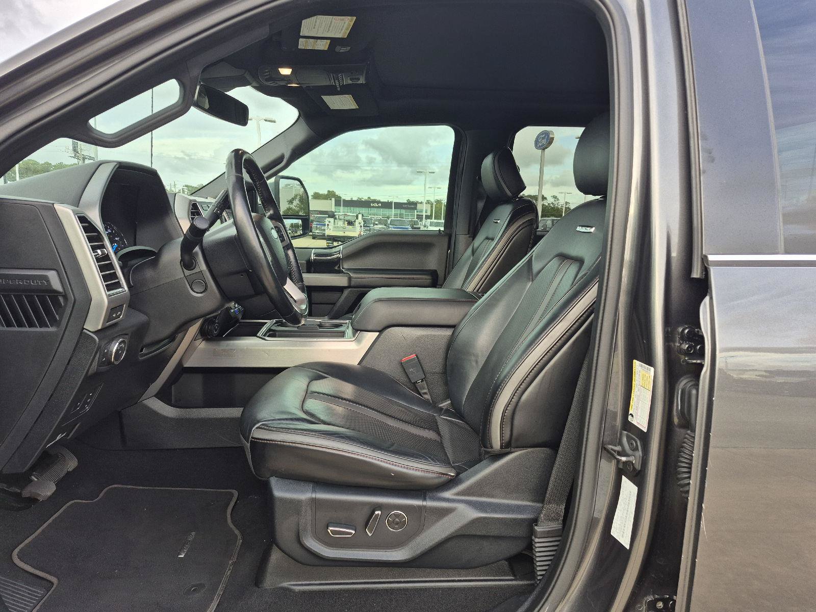Certified 2020 Ford F250 Platinum w/ FX4 Off-Road Package AWD/4WD image 2