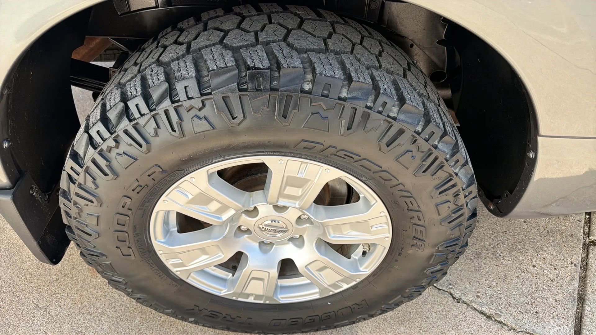 Used 2018 Nissan Titan SV RWD image 10
